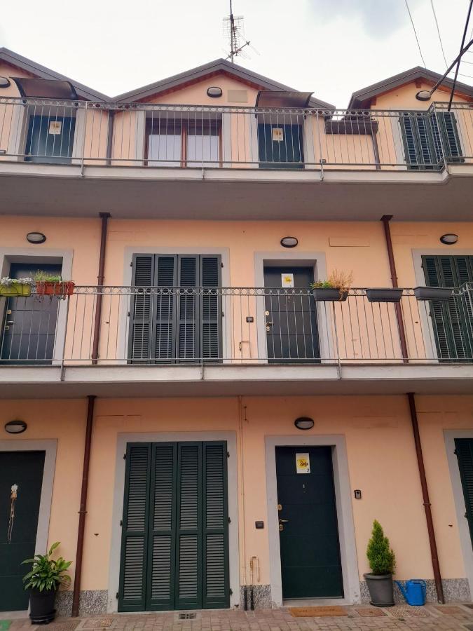 A Casa Di Sole Lägenhet Arese Exteriör bild