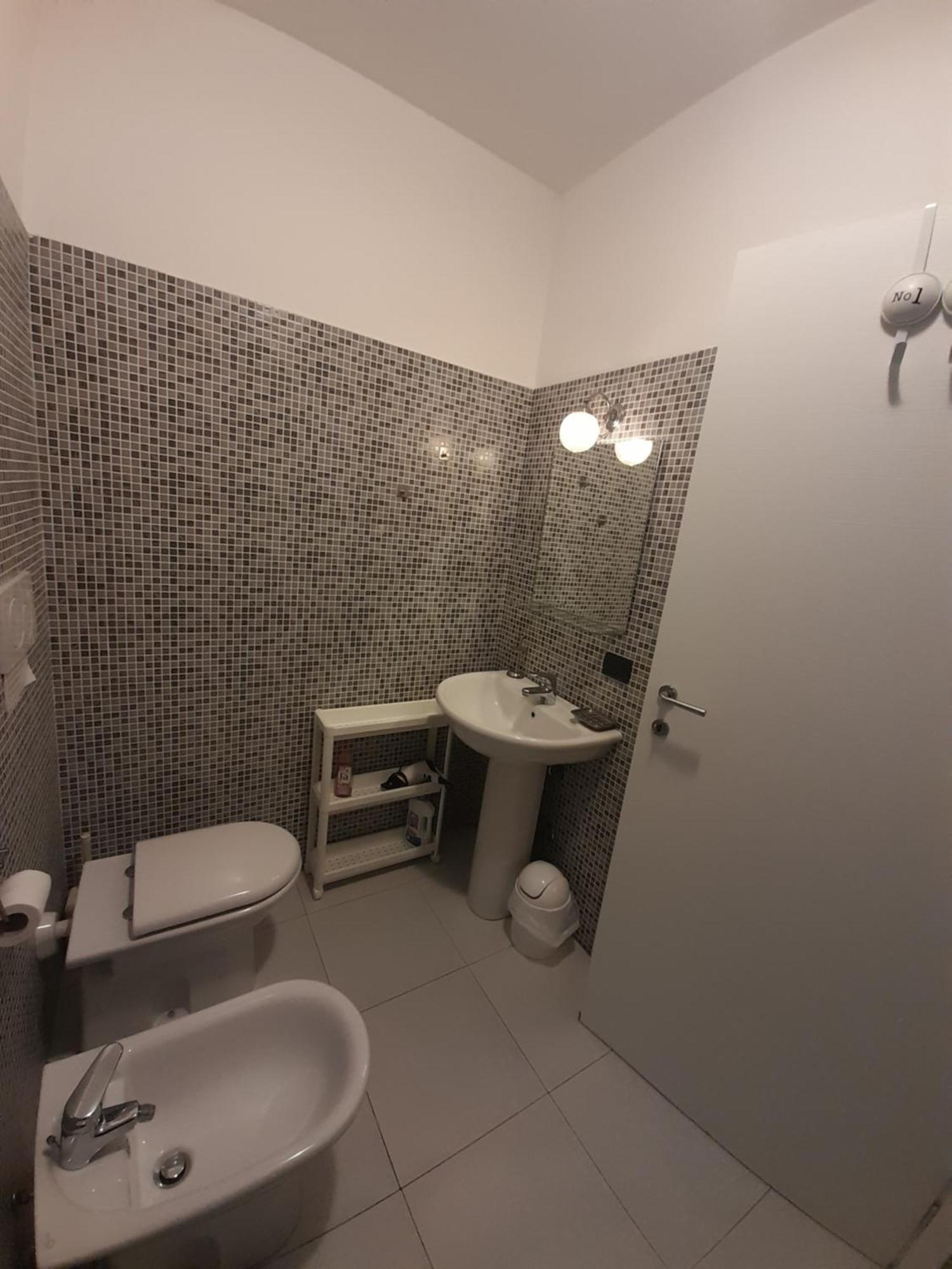 A Casa Di Sole Lägenhet Arese Exteriör bild